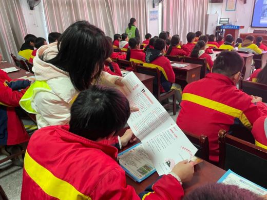 宜春市袁州区湛郎街道：铁路安全进校园 爱路护路记心间