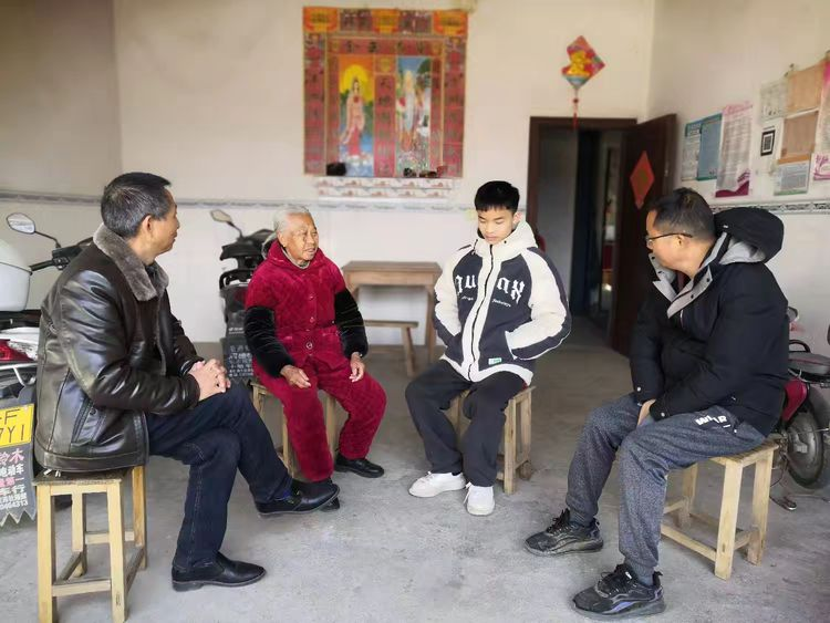 温暖传递，心灵相连——南城县新丰街镇初级中学寒假“万师访万家”活动