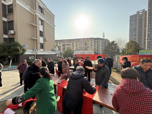宜春市袁州区下浦街道开展“笔墨迎新春 春联送祝福”文明实践活动