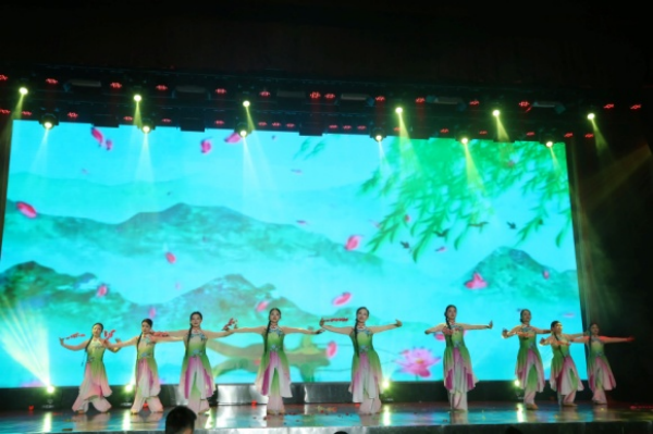 九江三中举办2025元旦教工联欢晚会