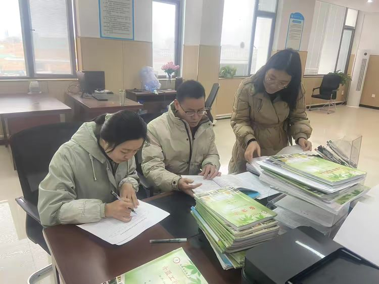 精检细查促提升，期末常规展风采——南城县近溪中学期末教学常规检查总结