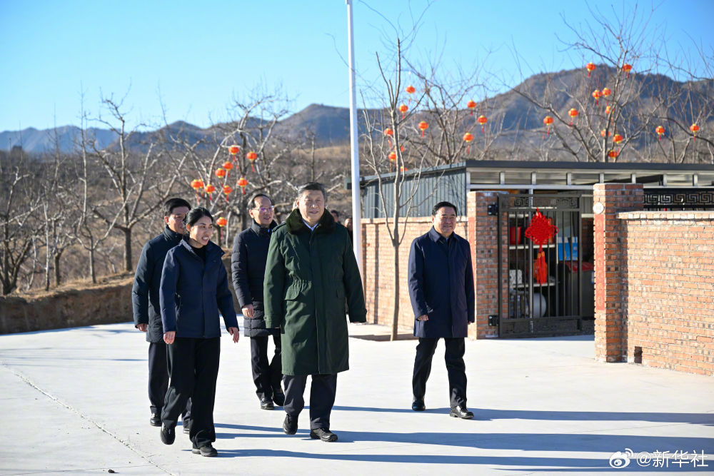 习近平在辽宁葫芦岛市看望慰问受灾群众：人民群众最困难的时候，党和政府就是大家最强大的依靠   