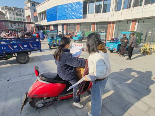 宜春市袁州区柏木乡举办2025年就业援助暨送岗下乡专场招聘活动