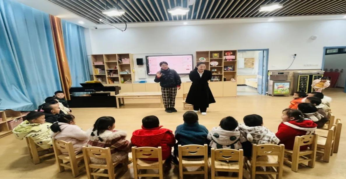 家园合作，共助成长——崇仁县高新区幼儿园开展家长进课堂活动