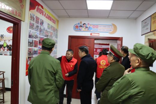 宜春市袁州区副区长甘辉华到“新长征”退役军人志愿服务二大队开展调研指导