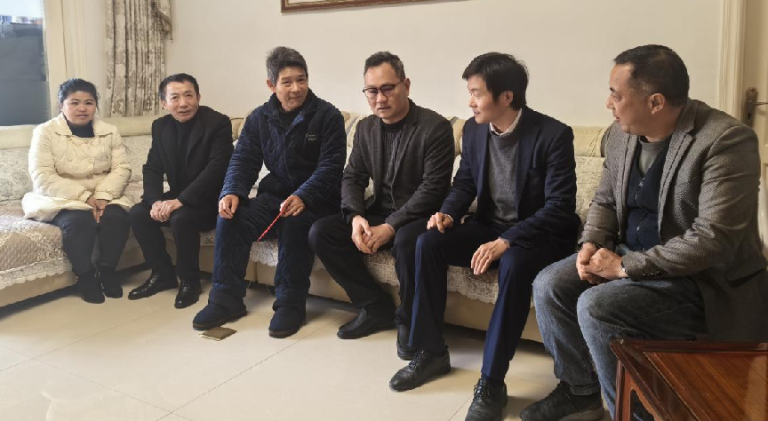 岁寒情暖，宜黄县凤冈镇第二小学党支部开展新春慰问