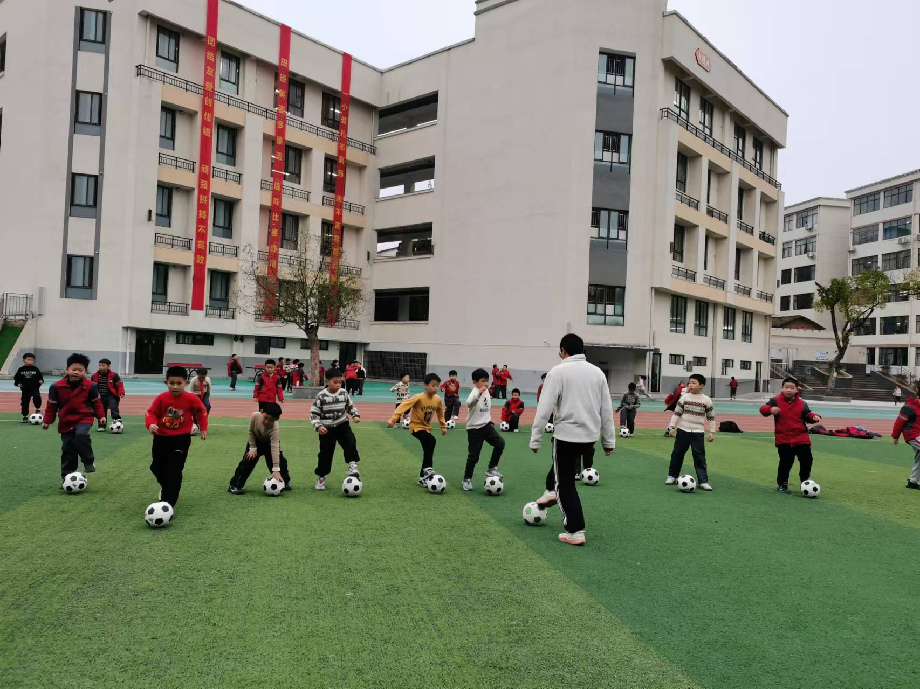 资溪县第一小学：缤纷社团展新姿，五育融合助力“双减”