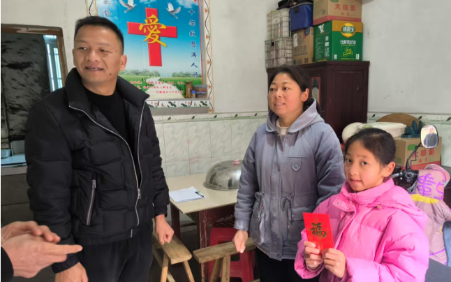大寒送温暖 助学筑梦想——南城县龙湖镇中心小学携善款慰问经济困难学生
