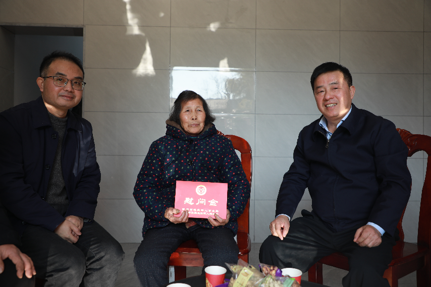 寒冬送温情 情深暖人心——抚州市退役军人事务局领导率队走访慰问困难退役军人