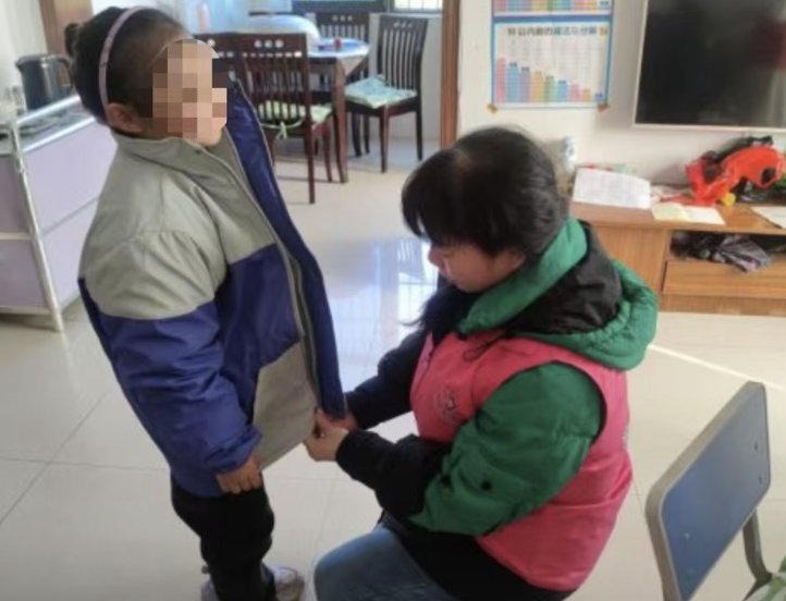 宜春市袁州区湛郎街道开展“把爱带回家 童心护成长”主题活动