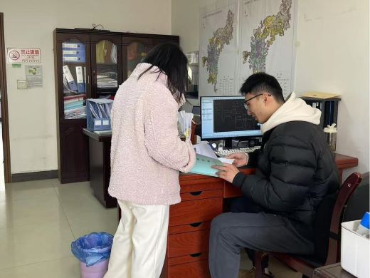 万载县政府采购中心：资料归档“送上门” 贴心服务暖人心