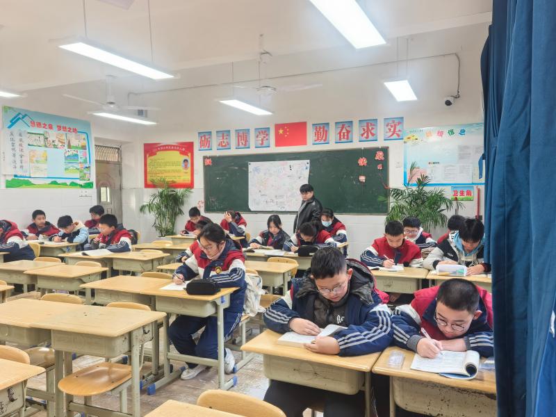 温情托管促“双减”   暖心陪伴助成长 ——九江市十一中积极开展“红心护苗”寒假免费托管活动