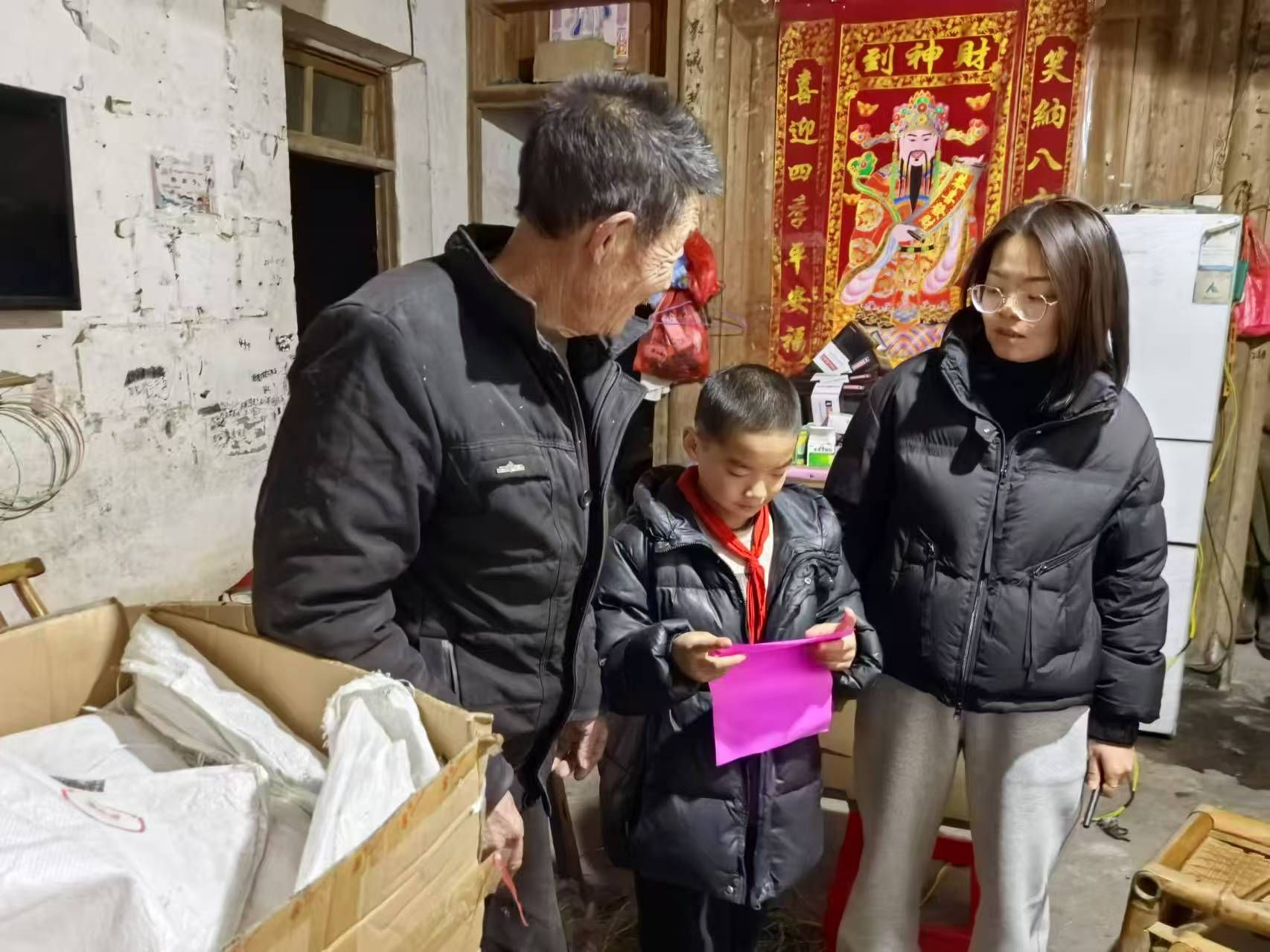 心手相牵 关爱同行