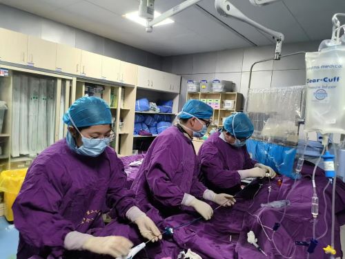 “心”突破！宜春市第二人民医院顺利完成首例可回收无导线起搏器植入术