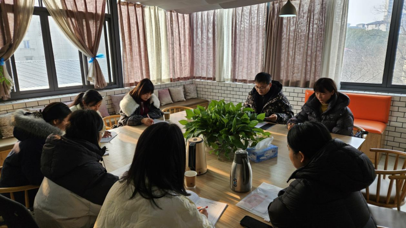 九江三中政治组召开新学期第一次备课组长会议