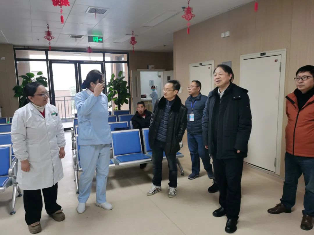 春回大地气象新 击鼓催征再出发——景德镇市第二人民医院领导班子春节后上班首日走访慰问一线职工