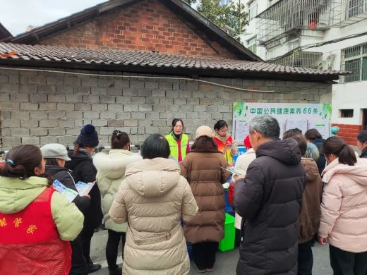 江西铜鼓：垃圾分类“撞”元宵 传统节日新时尚