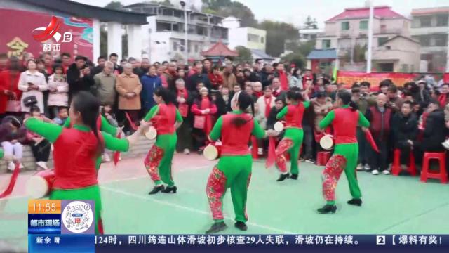 赣州信丰：千人共享客家菜 喜庆热闹过新年