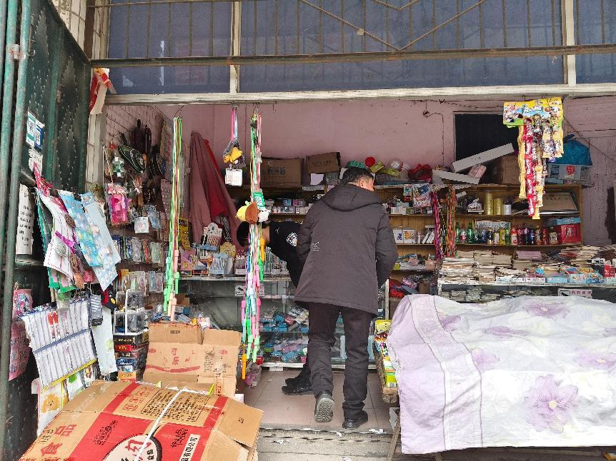 乐安县实验小学小学联合鳌溪镇派出所开展综合治理工作