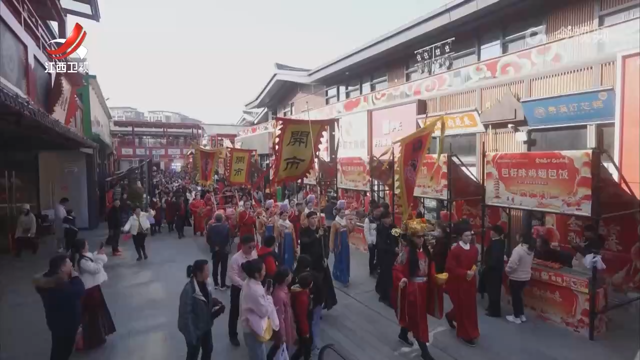 【文化中国行】逛庙会共祈福 热闹市集贺新年