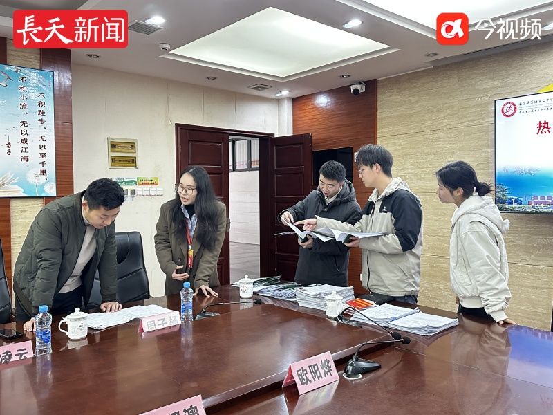 共青团南昌县委领导赴莲塘二中调研