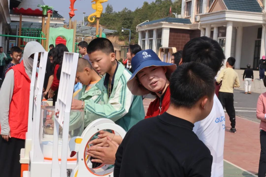 “科普进校园，点燃科普梦”科普大篷车进特教学校