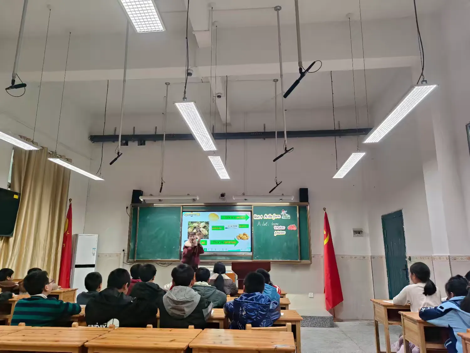 趣味英语，快乐课堂——乐安县增田小学开展英语公开课