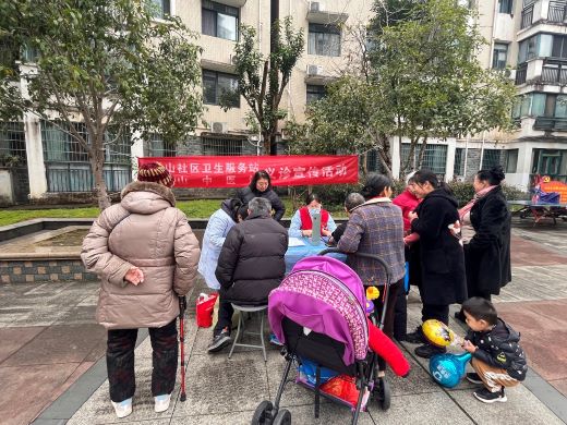 江西宜春：雷锋月里暖风行 中医义诊进社区