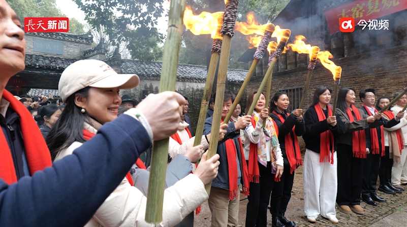 江西景德镇：明代葫芦窑今年首次复烧点火