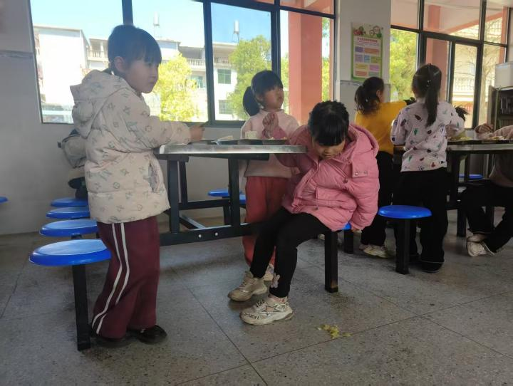 乐安县增田镇中心小学开展食品安全应急演练