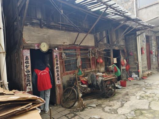 江西靖安：“小网格”发挥“大作用” 风雨中逆行守护