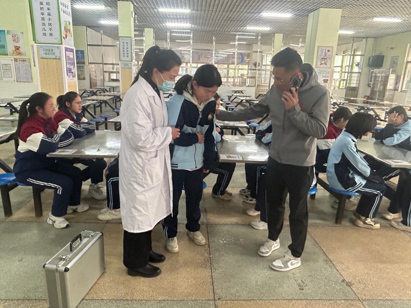 “食”战演练   以“演”助防——九江市第十一中学开展食品安全突发事件应急演练