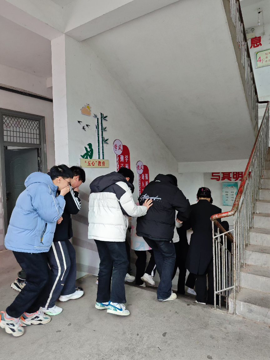 黎川县洵口中学消防演练：筑牢校园安全防线