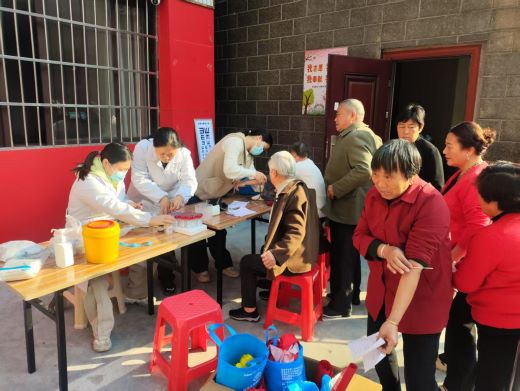 宜春市袁州区凤凰街道：三月春风暖人心 雷锋精神永传承