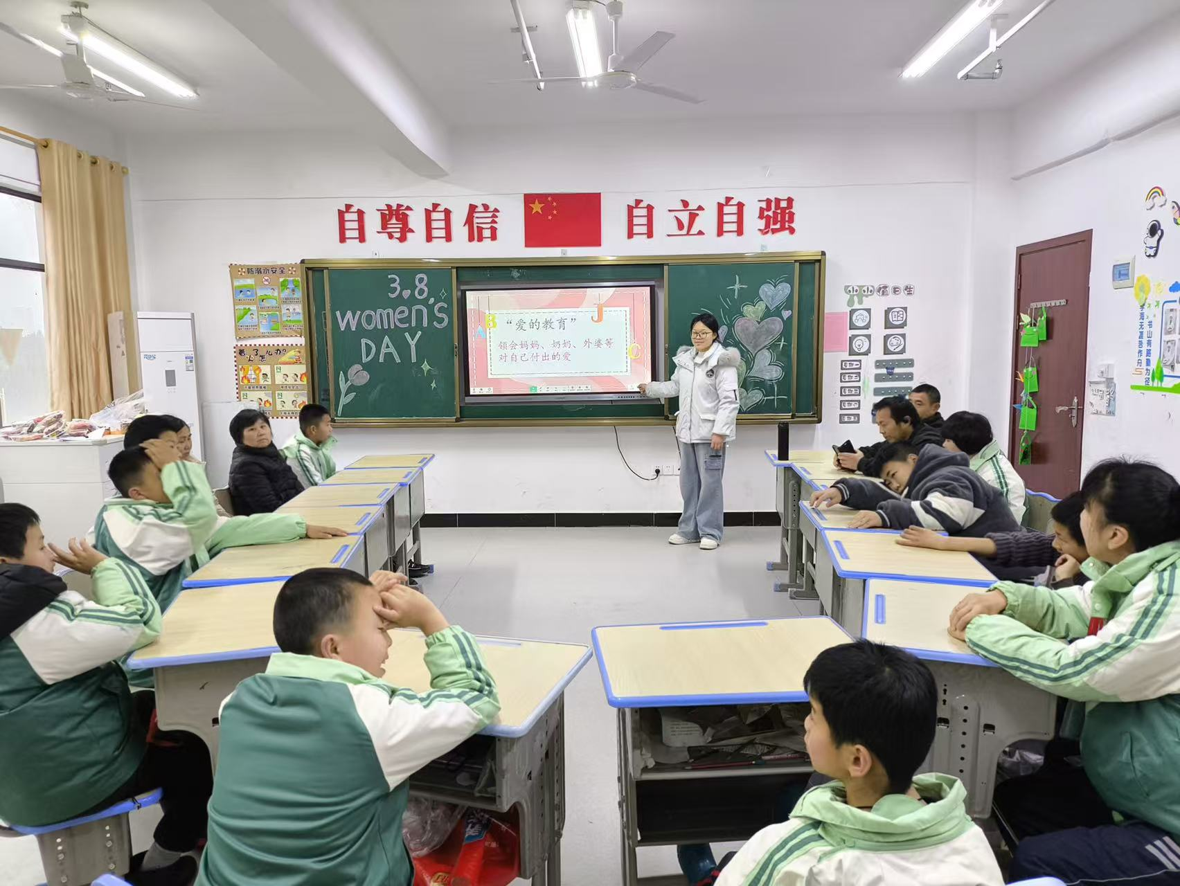 乐安县特殊教育学校开展三八妇女节活动