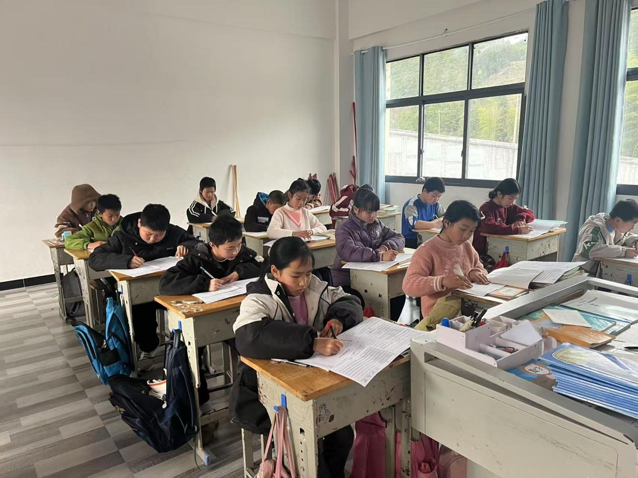 乐安县金竹畲族乡民族学校开展心理健康测评活动