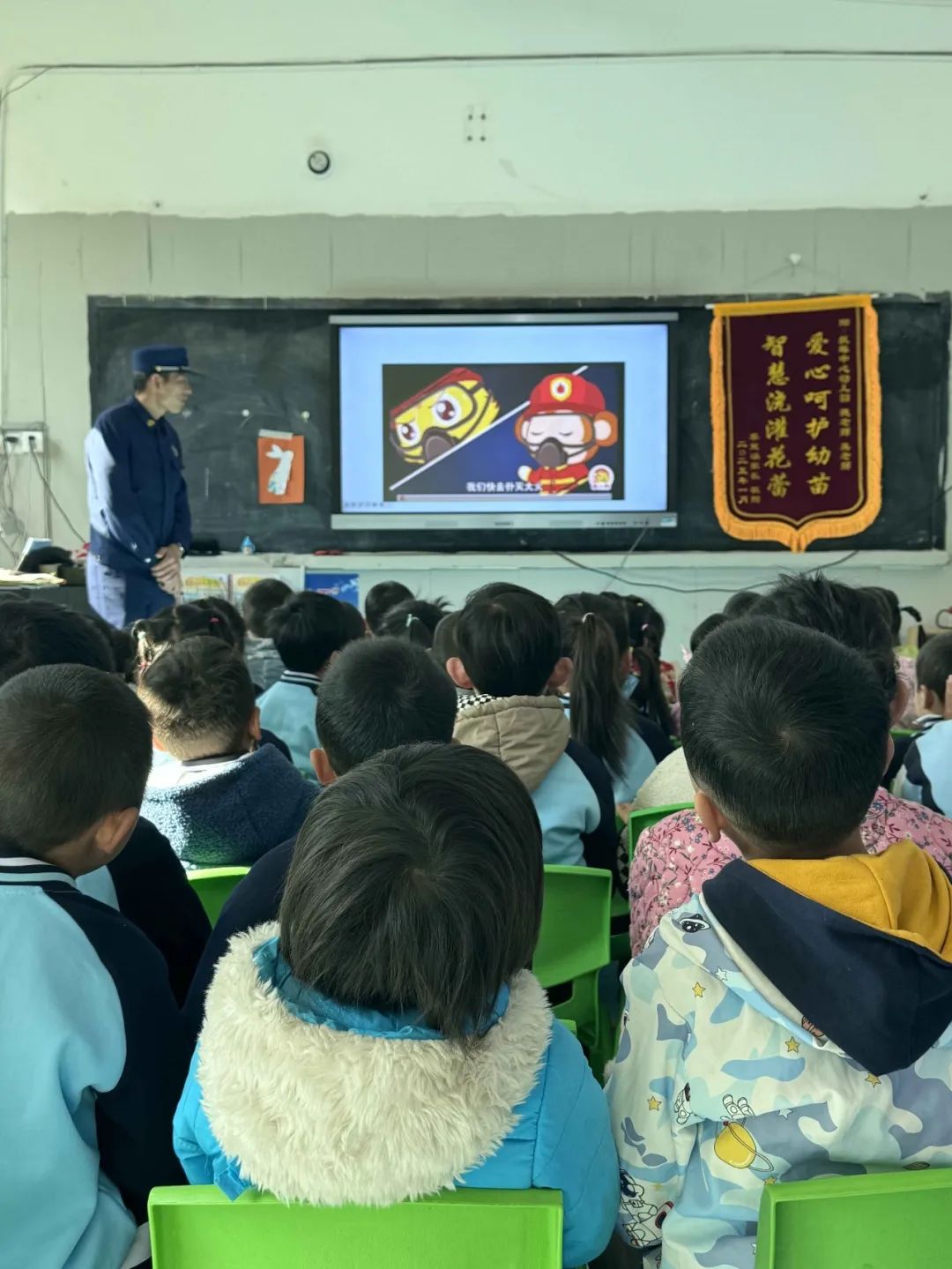 崇仁县航埠镇中心幼儿园消防安全教育活动