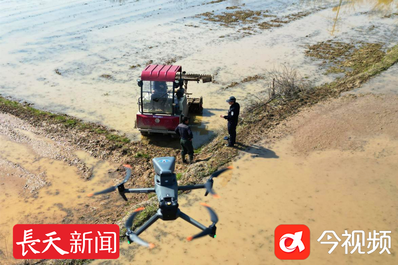 进贤县无人机护航春耕路