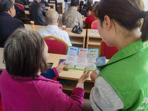 丰城市剑光街道西路社区开展垃圾分类宣传活动