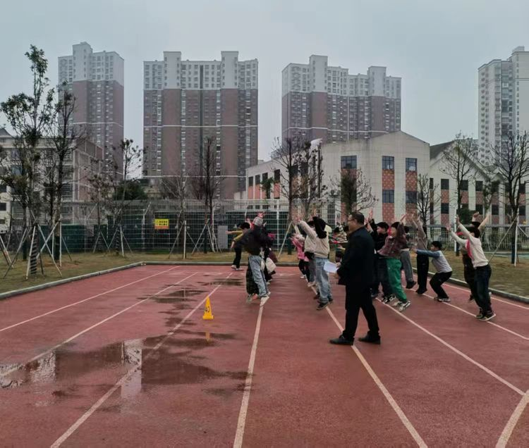 聚焦体育教学 共筑活力校园——南城县登高学校开展体育教研活动