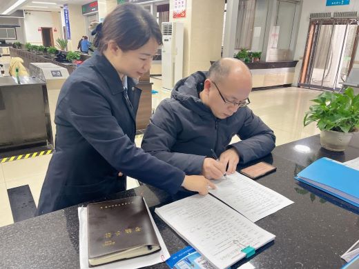 万载县行政审批局：“容缺受理＋告知承诺” 工程建设审批跑出“当日办结”新速度