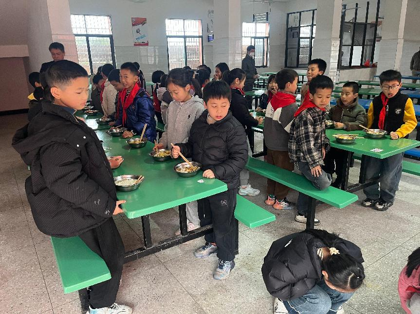 发挥党员作用 组织应急演练