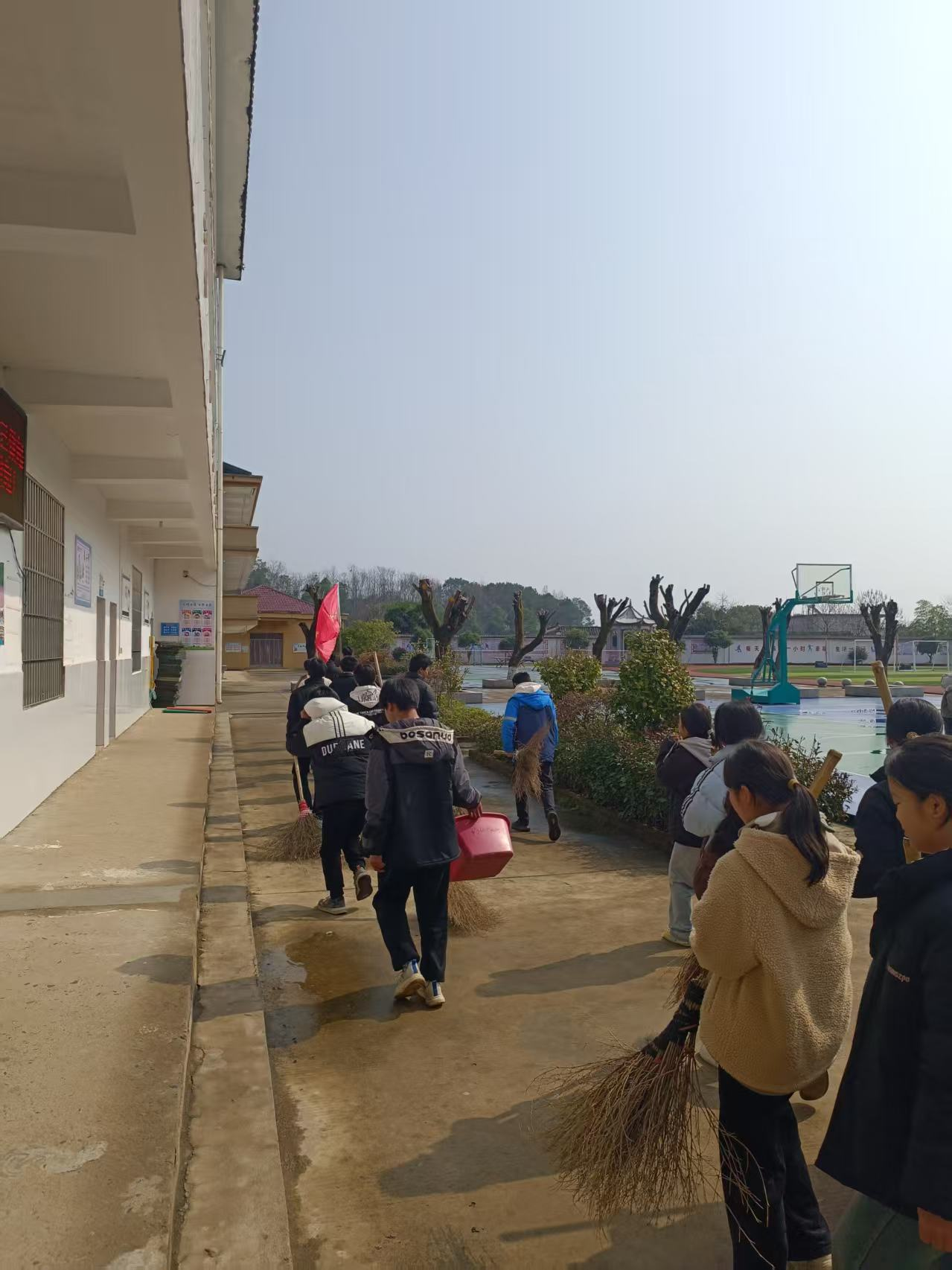 金溪县合市中学开展“传承雷锋精神 共建文明家园”主题实践活动