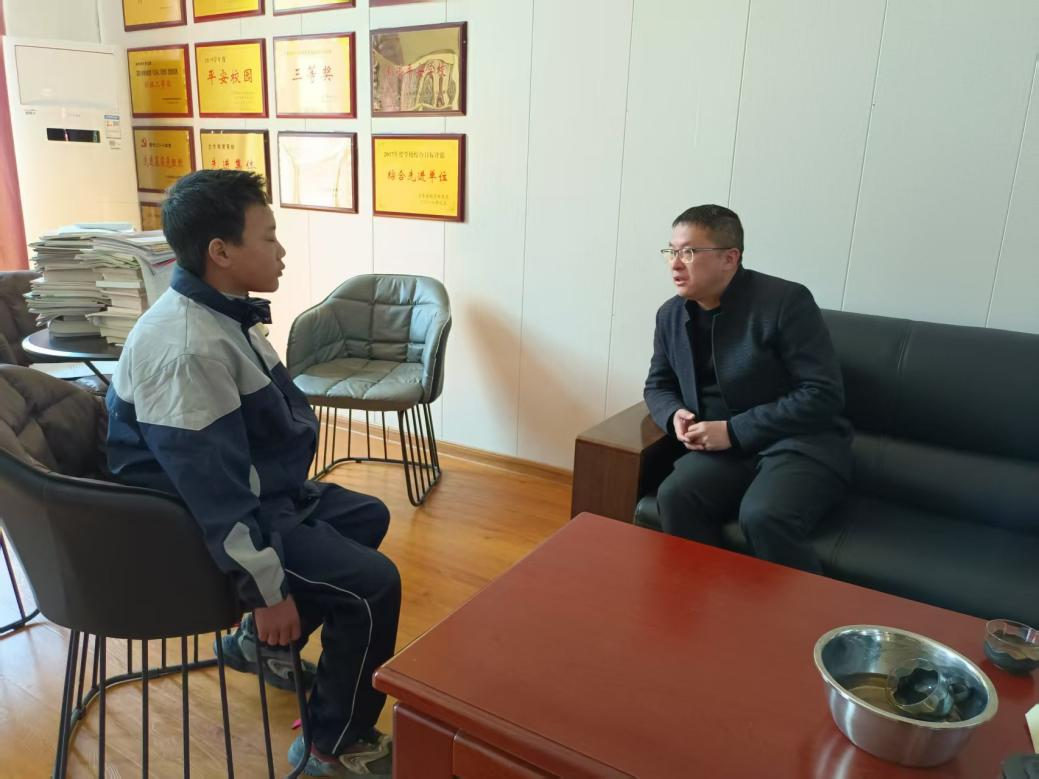 塑阳光心态 做有为青年——宜黄县神岗学校党支部开展学生心理辅导活动
