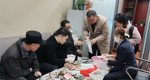 江西景德镇：悉心兑换“火烧币” 守护百姓“血汗钱”
