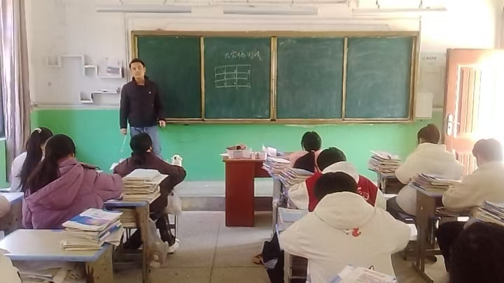 资溪县高田中学开展九宫格心理测试，关注学生心理健康