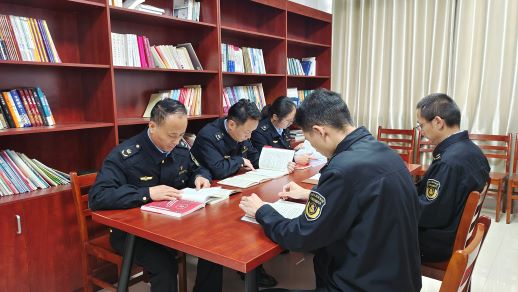 书香满溢 共促成长——江西省交通运输执法局十支队四、七大队开展世界读书日活动