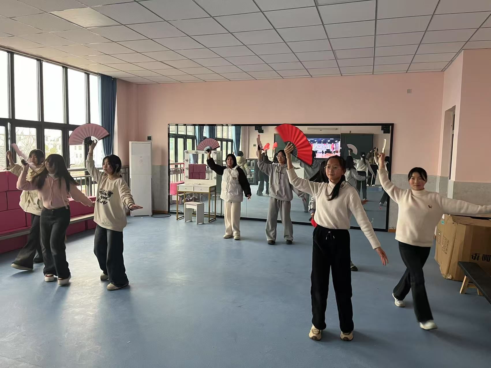 金溪县浒湾中学多彩音乐社团活动助力学生全面发展