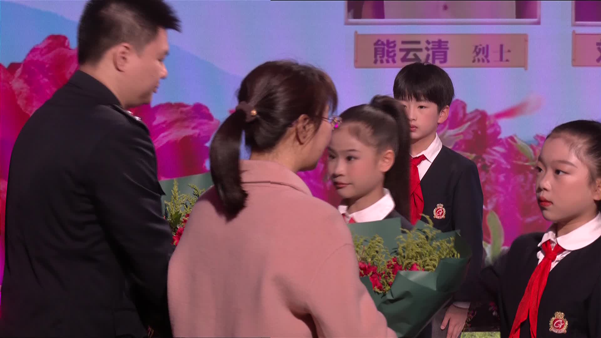 清明祭英烈 送您一枝映山红