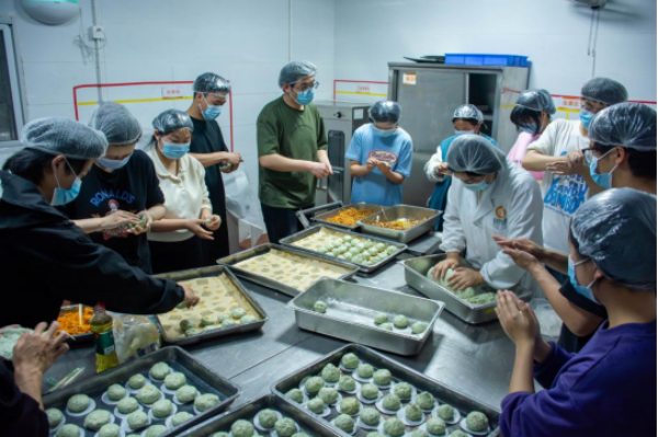 江西职业技术大学举办“‘团’聚青年，共赴‘青’味之约”传统文化体验活动
